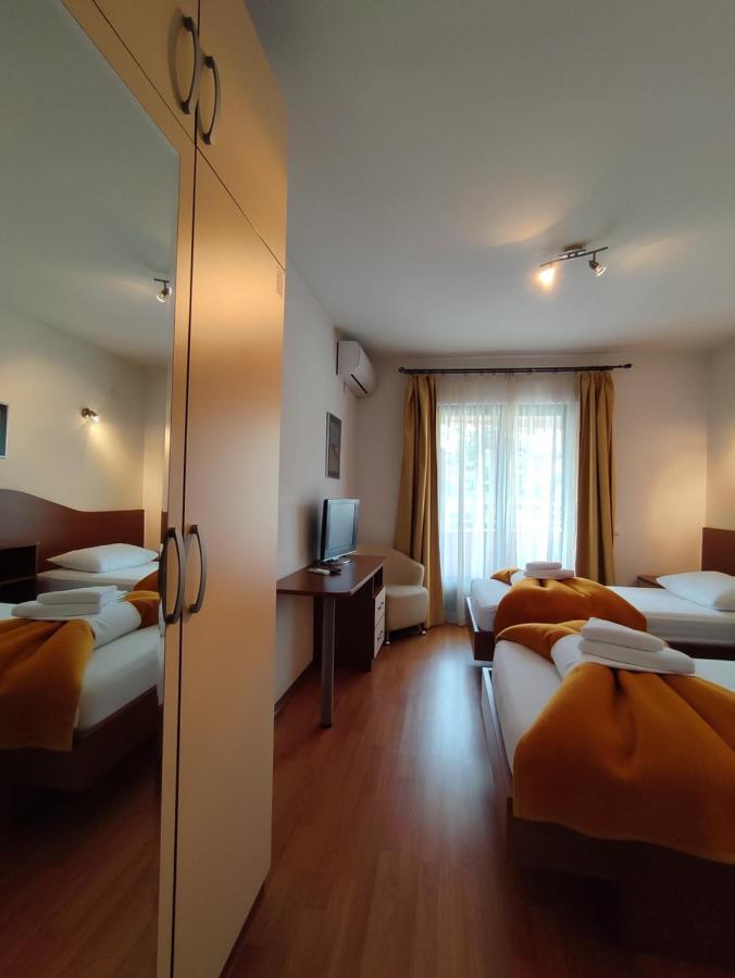 Hotel Prvan Vrgorac Exteriör bild