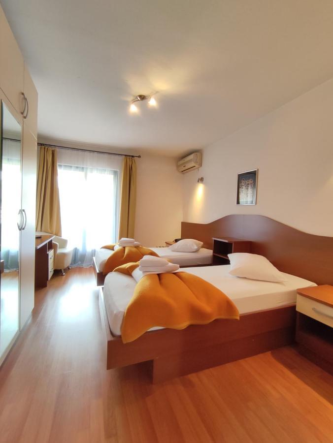 Hotel Prvan Vrgorac Exteriör bild