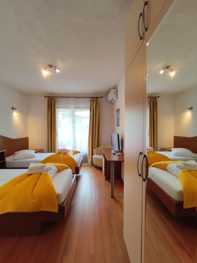 Hotel Prvan Vrgorac Exteriör bild