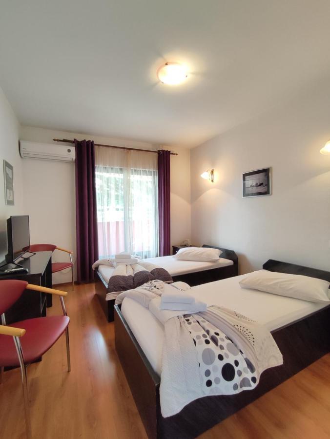 Hotel Prvan Vrgorac Exteriör bild