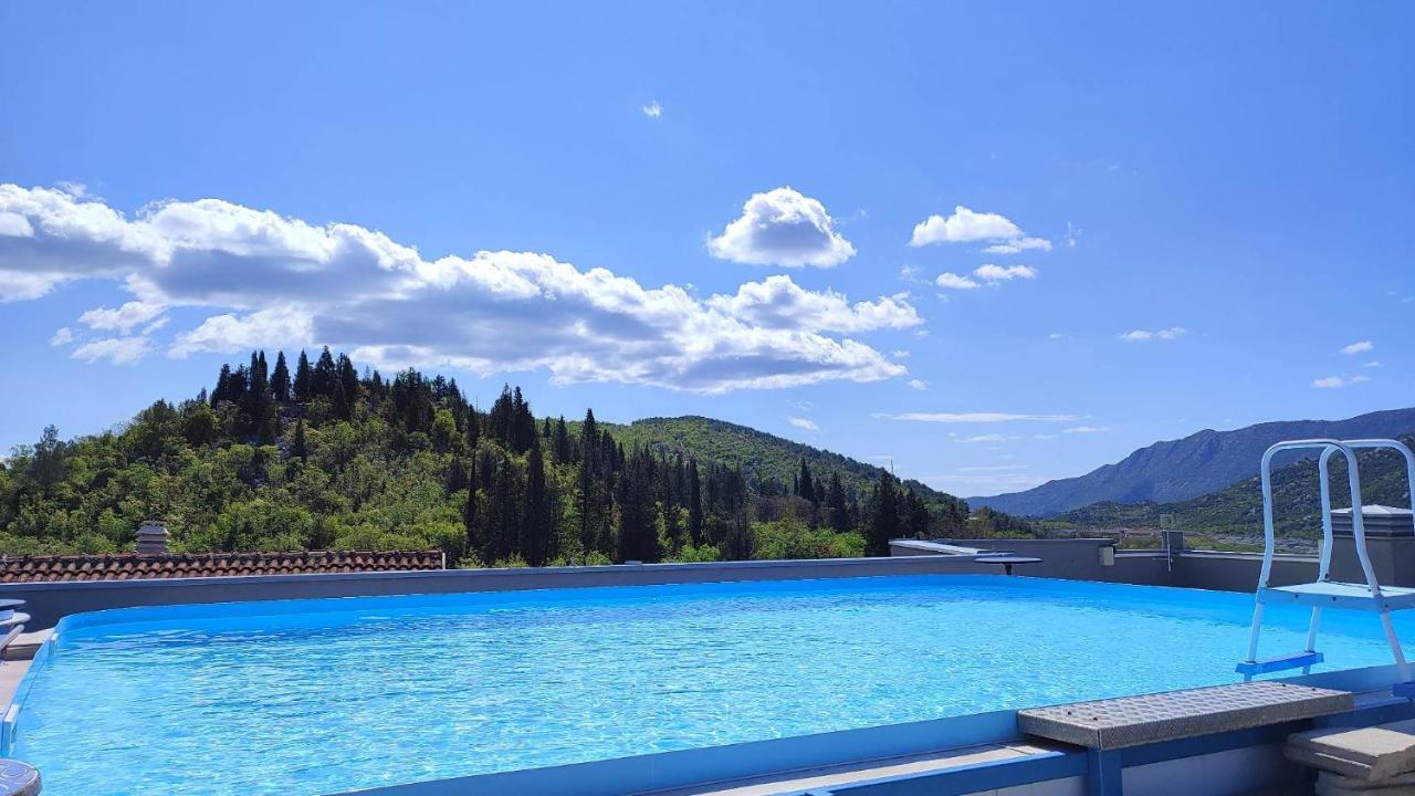 Hotel Prvan Vrgorac Exteriör bild