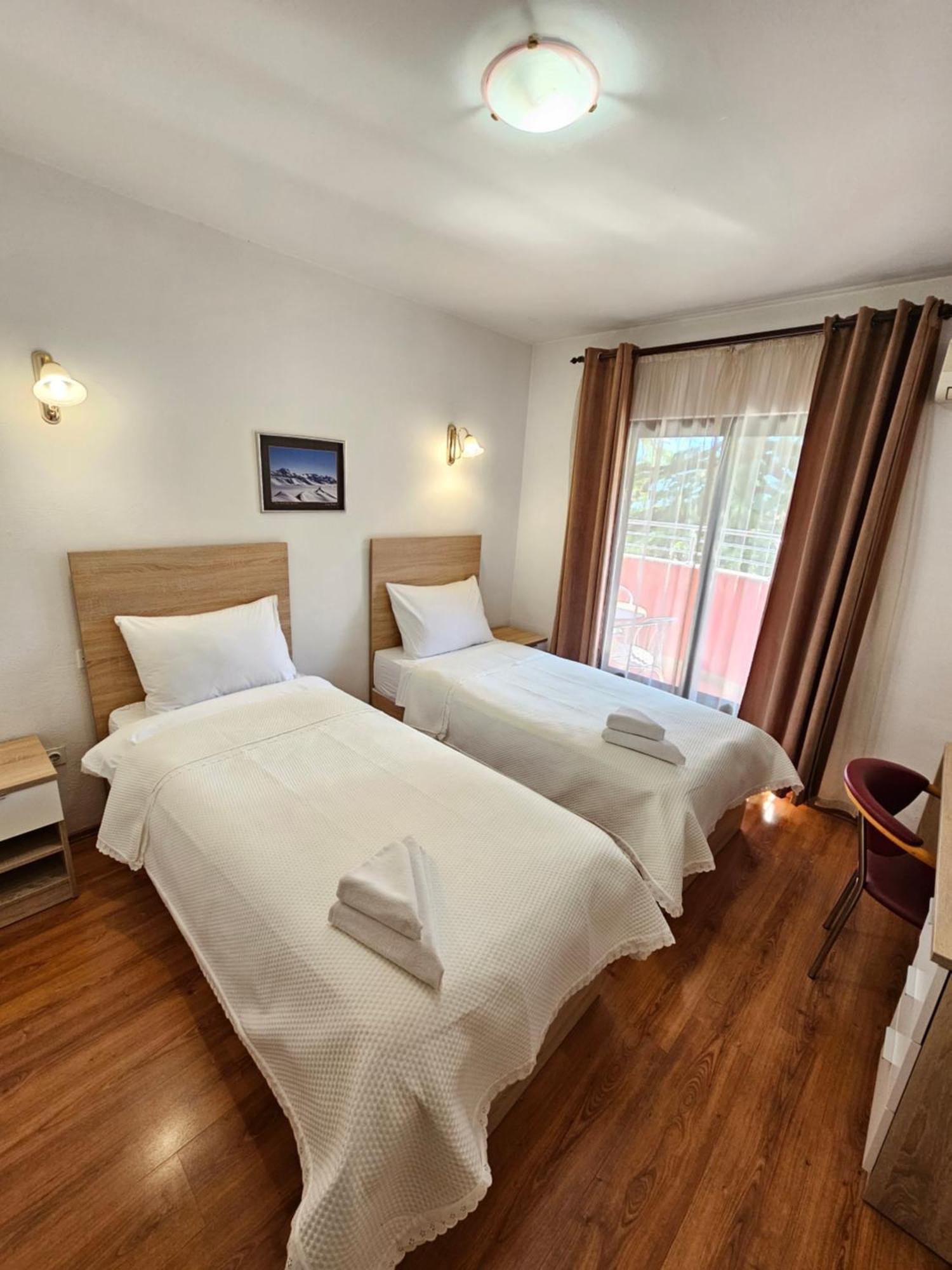 Hotel Prvan Vrgorac Exteriör bild