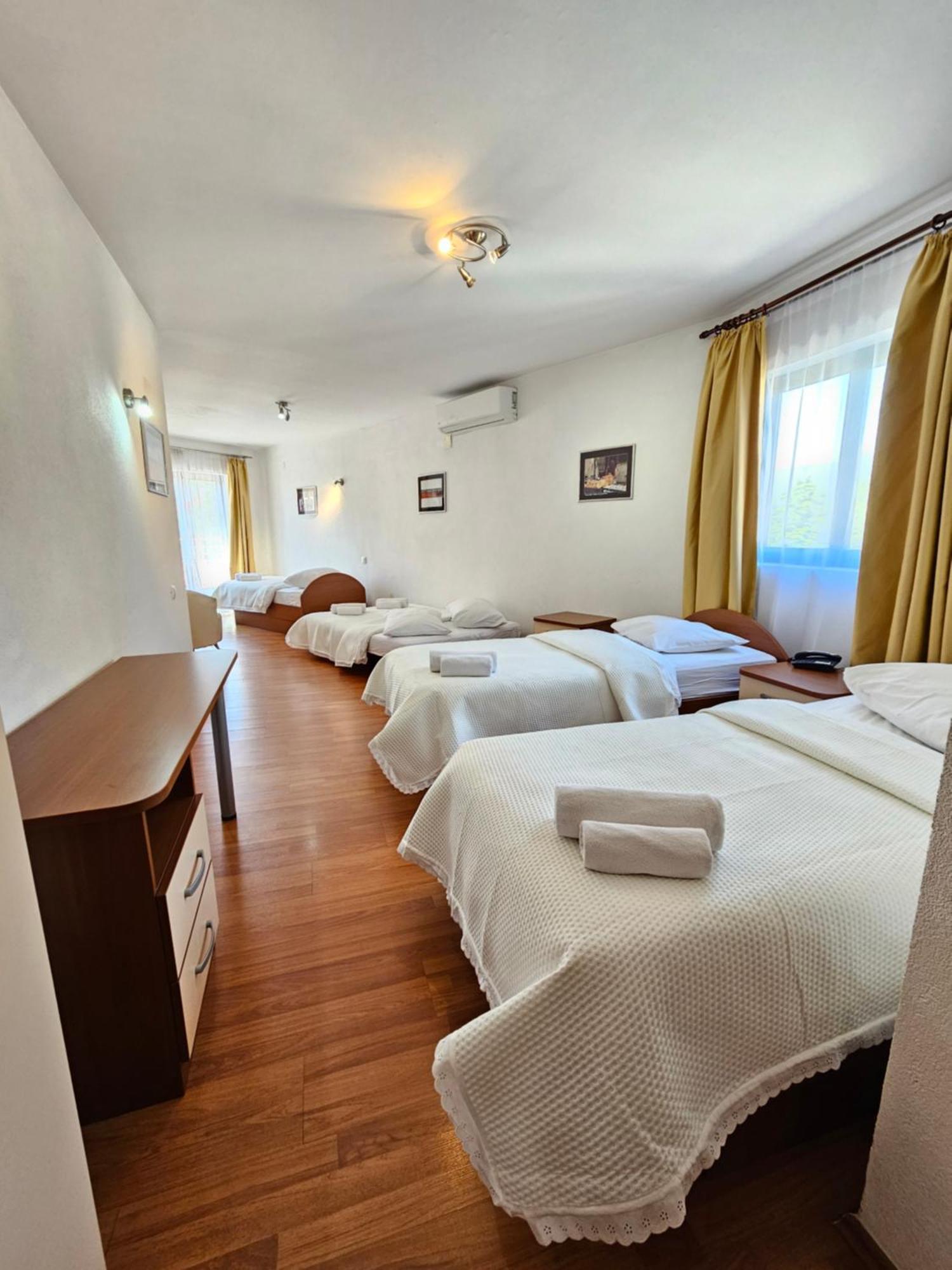 Hotel Prvan Vrgorac Exteriör bild